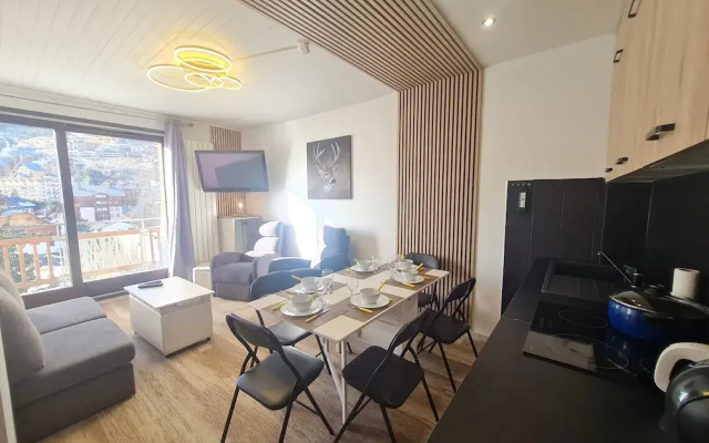 Central Apartment With Balcony
