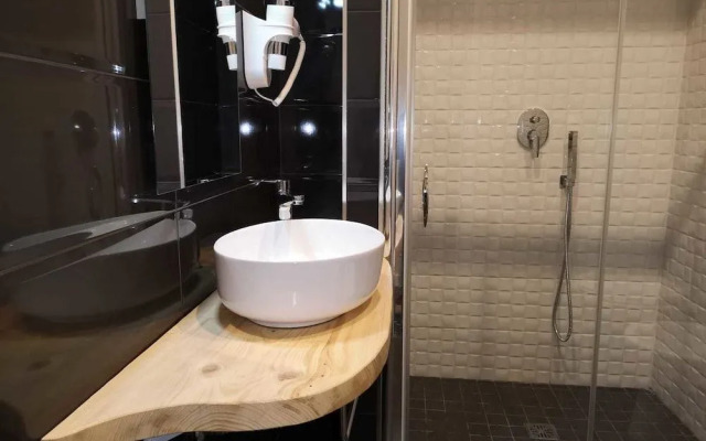 Beverello Rooms