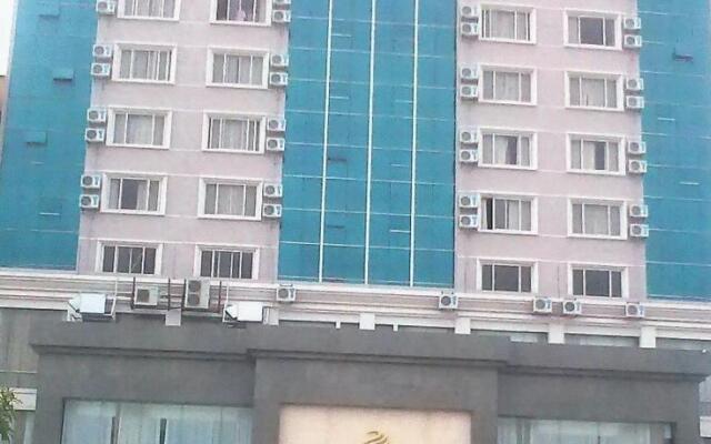 Xingan Zelin Hotel вид на фасад