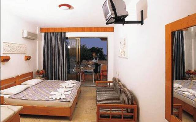 Tropic Hotel комната для гостей