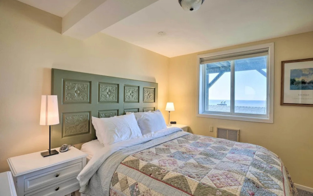 Exquisite Oceanside House w/ Pacific Views & Deck!