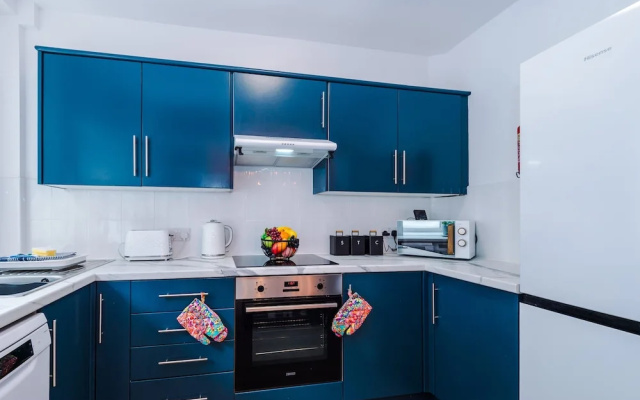 Spacious Home Sleeps 7 in the Heart of Anfield