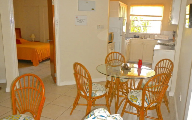 Poinsettia Villa Apartments