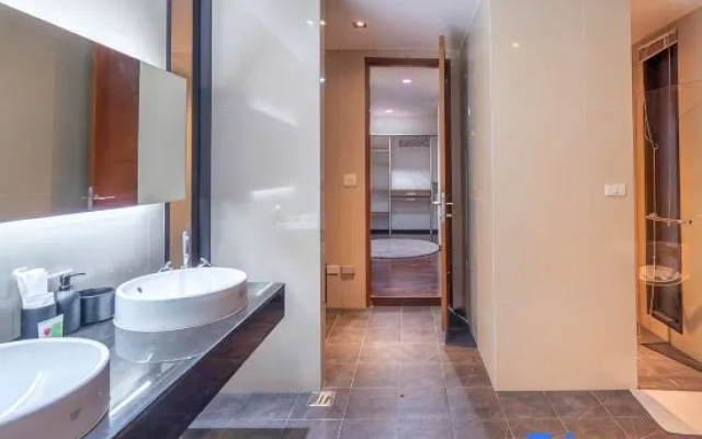 *Luxury 4BR Villa with Pool & Golf Views V145