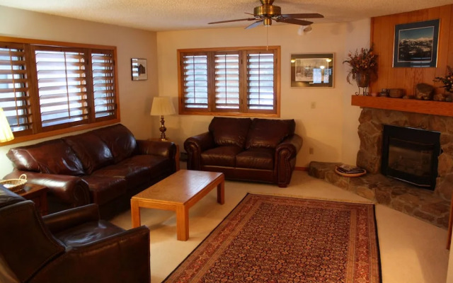 Woods Manor 302A - 2BR Condo