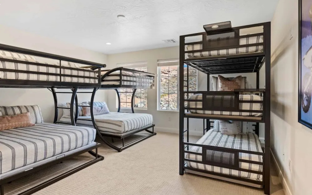 Stay N Play by RedAwning