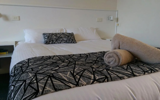 Rosebourne Gardens Motel