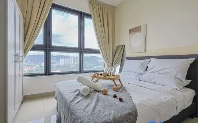Stylish 4BR M Vertica Walk to MRT & Velocity Mall
