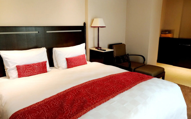 Landmark Inn