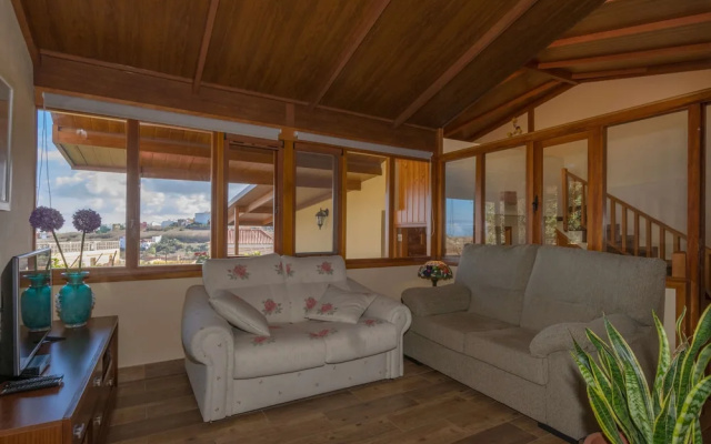 Casa Vacacional en el Centro de Moya