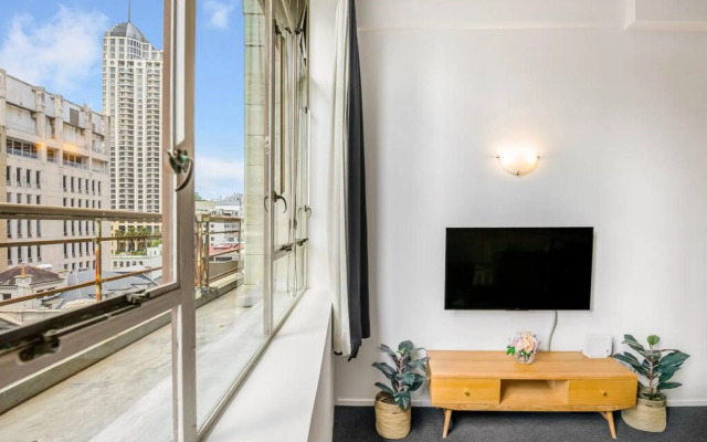 Open-plan living in the heart of CBD Zodiak Stays