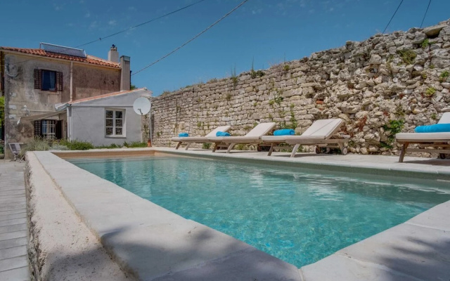 Holiday Home in Osor Near Sandy Beach