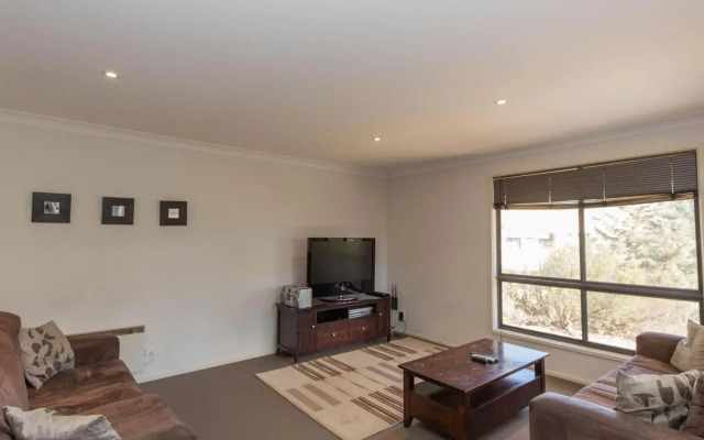 Northstar 1 of 17 Kirwan Close