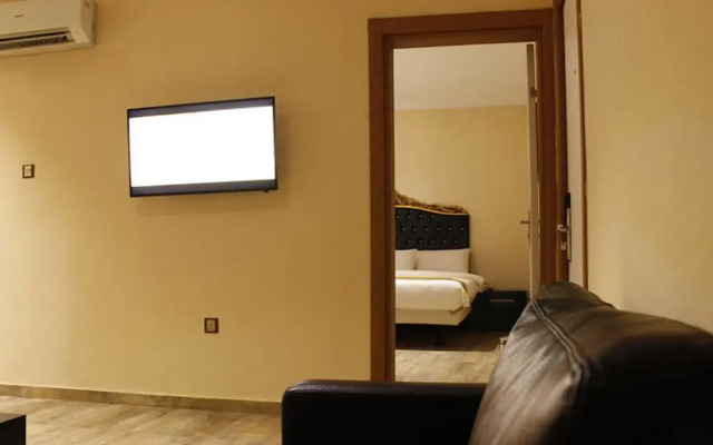 Ellyxville Hotel