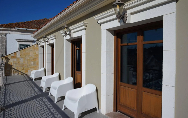 Balhambra Suites - Adults Only