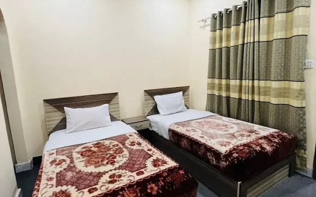 Chandi Hotel and Apartments
