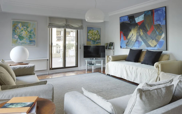 Miraconcha Terrace Apartment by FeelFree Rentals
