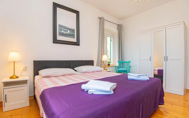 Nice Apartment in Sibenik With Wifi and 3 Bedrooms