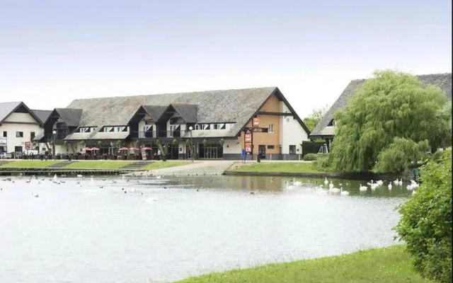 OYO Lakeside Willen Lake Milton Keynes