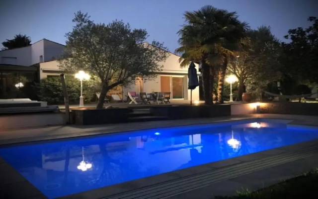 Adorable Guest House Avec Balneo Et Piscine