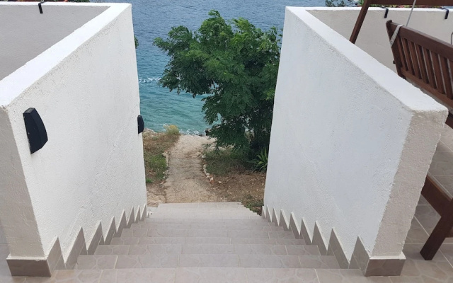 Apartments Jakov
