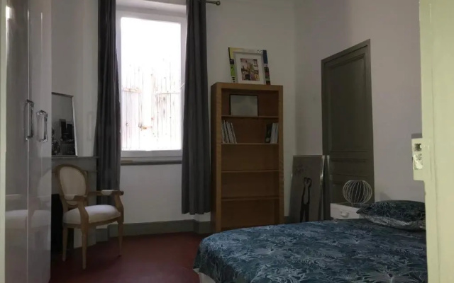Avignon centre ville appartement T3 meublé 2 chambres