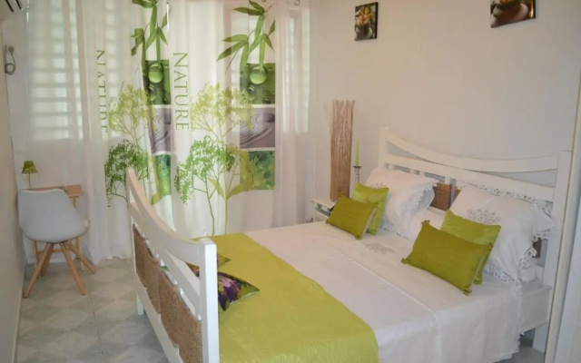 La Nicotoria Apartments