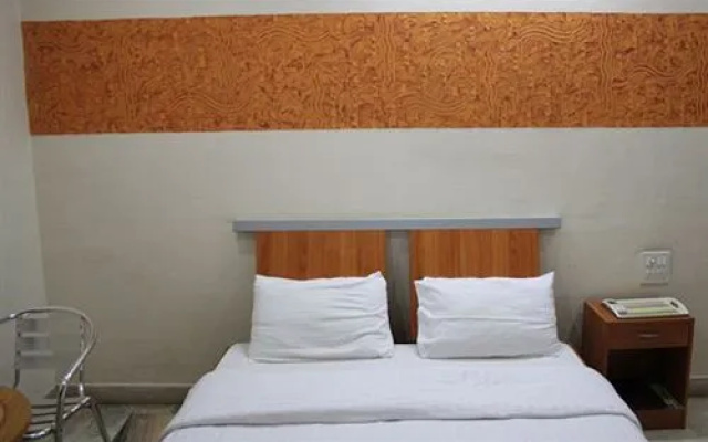 Falcons Nest Service Apartment-Lawsons Bay