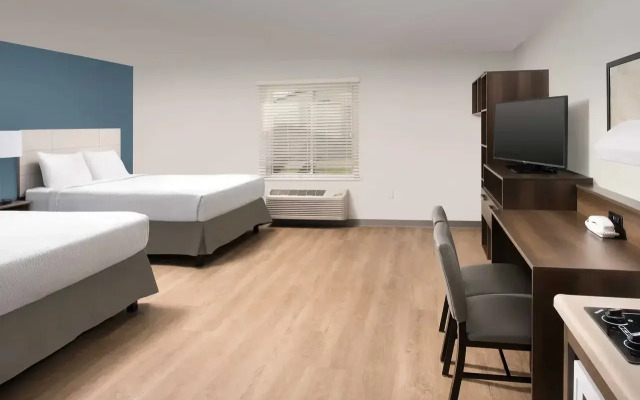 Woodspring Suites Lancaster North