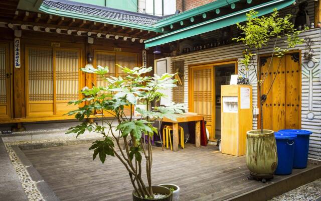 Отель Gung Guesthouse Южная Корея, Сеул - отзывы, цены и фото номеров - забронировать отель Gung Guesthouse онлайн вид на фасад