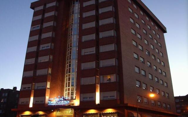 Hotel Silken Torre Garden вид на фасад