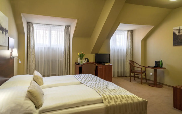 Pytloun Kampa Garden Hotel Prague