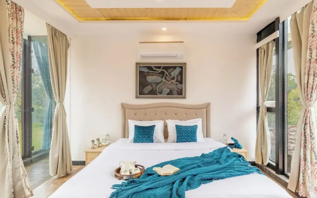 ELIVAAS 3 BHK Handa's Getaway with pool