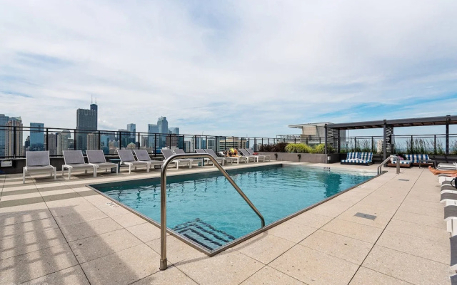 Gold Coast Retreat Skyline Views Walkable