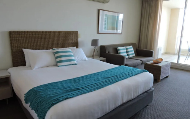 BASE Holidays - Ettalong Beach Premium Apartments