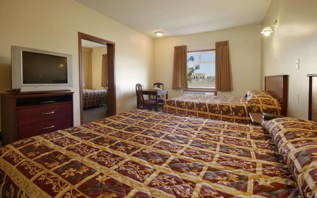 Super 8 by Wyndham Fort Saskatchewan