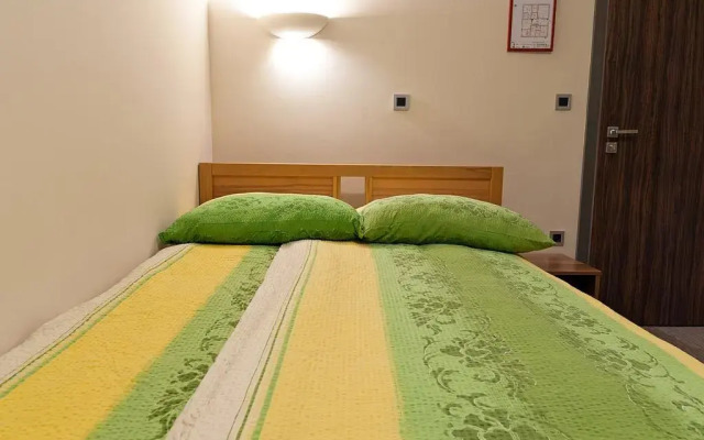Hostel Plus Caffe