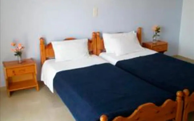 Alexandros Studios And Apartments