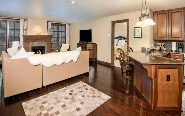 Ascent Residence 208
