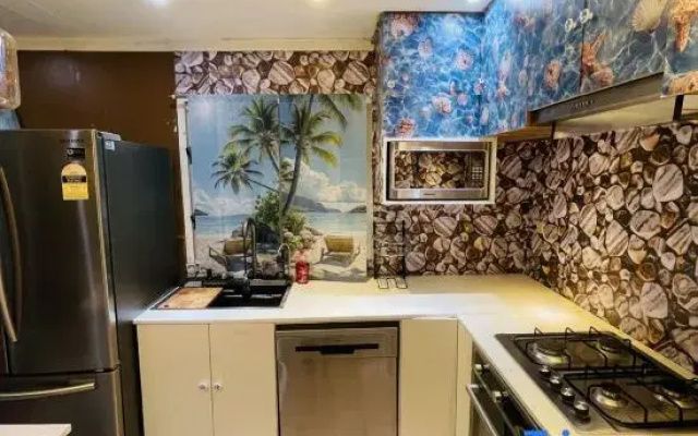 Tropical Getaway in Nadi Town with Smart Home