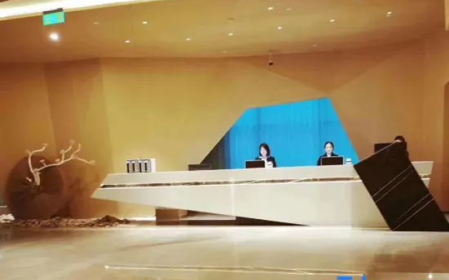 Longshun Hotel