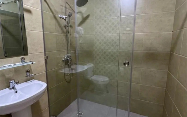 Mehran Hostel (Мехран)