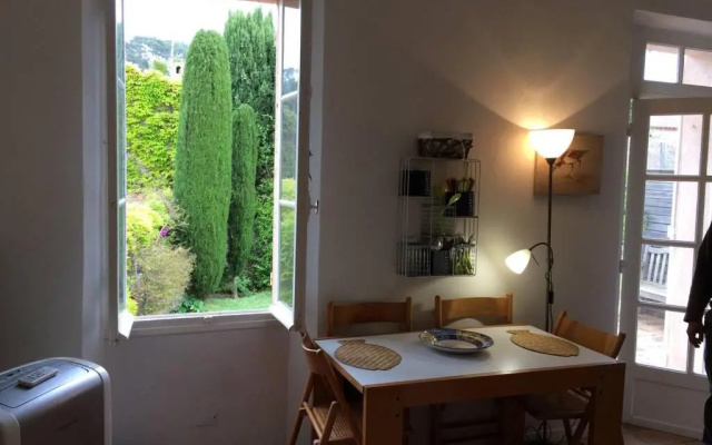 Appartement à 100 m du village de porquerolles