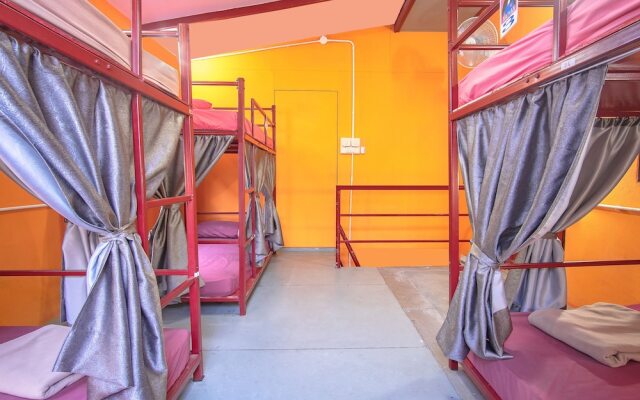 I Hostel Пхукет вид на фасад