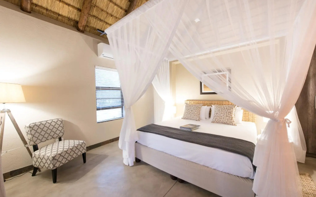 Bushbaby River Lodge