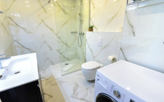 Luxury Penthouse Apt on beach Makarska