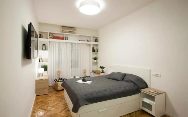 Studio 10