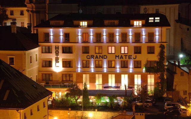 Отель Grand Matej Словакия, Банска-Штьявница - отзывы, цены и фото номеров - забронировать отель Grand Matej онлайн вид на фасад