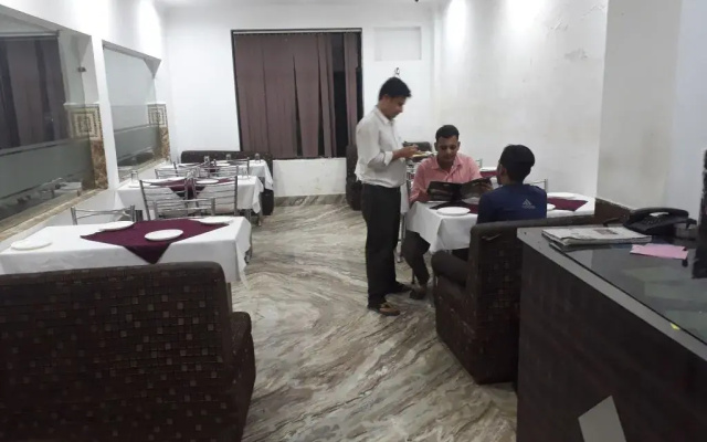 Hotel Vivek Inn by Mtmc Rooms