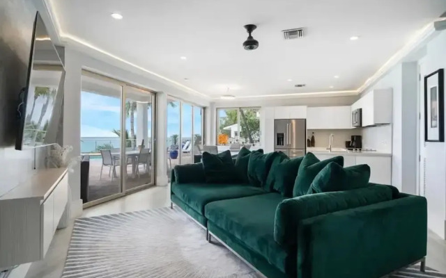 Trinity Villa in New Providence